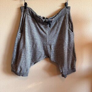 H&M undivded Men's dropped crotch haram shorts size XL